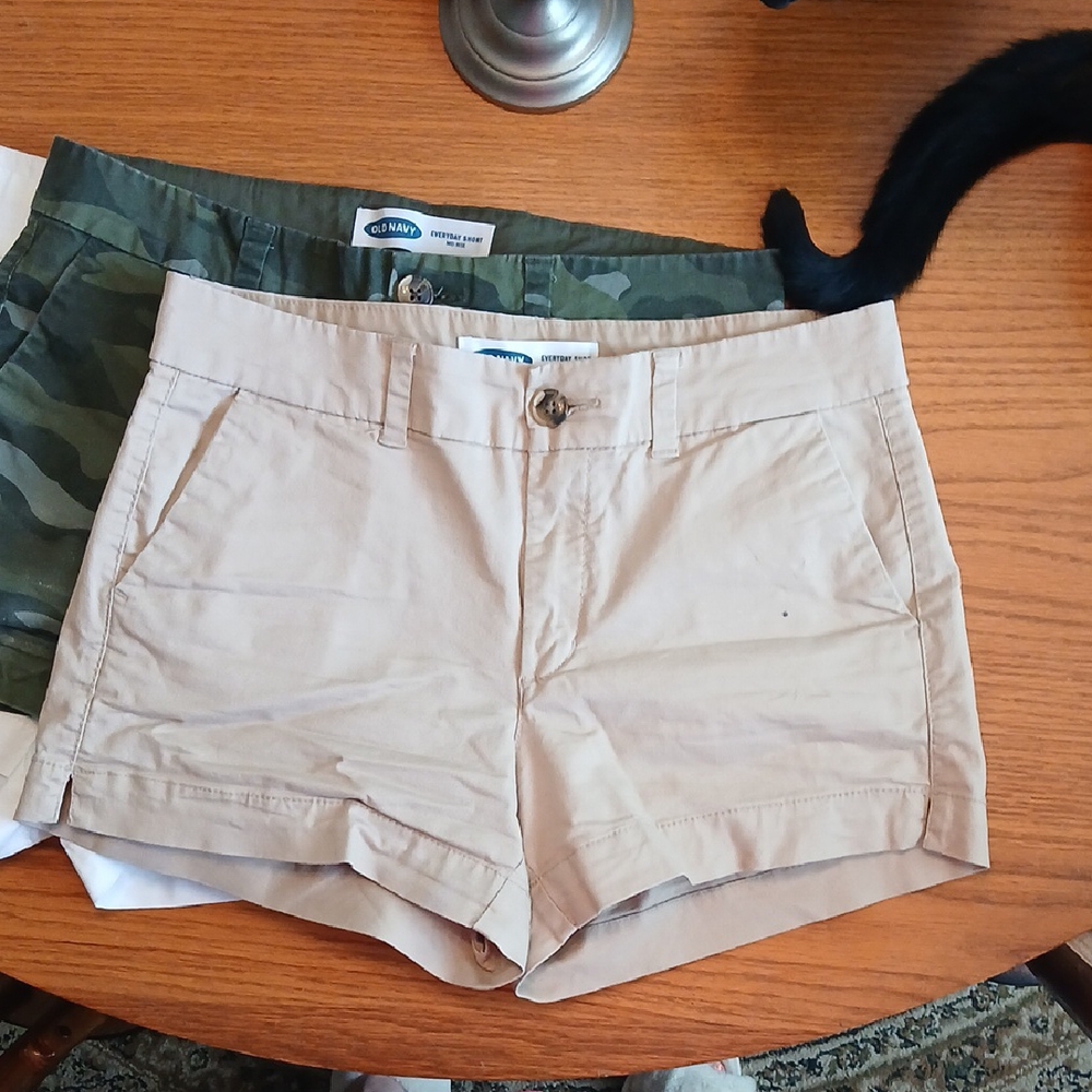 Womens Size 4 Old Navy Shorts (3)